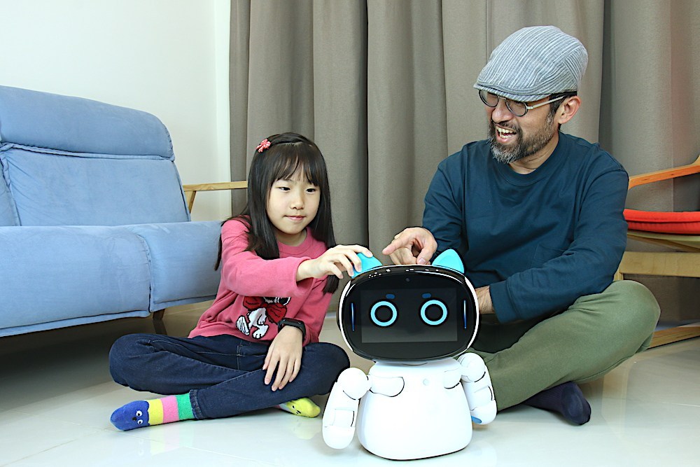 Kebbi Air 凯比开箱动手玩 内建STEAM程式教育、英文学习的AI教育机器人 